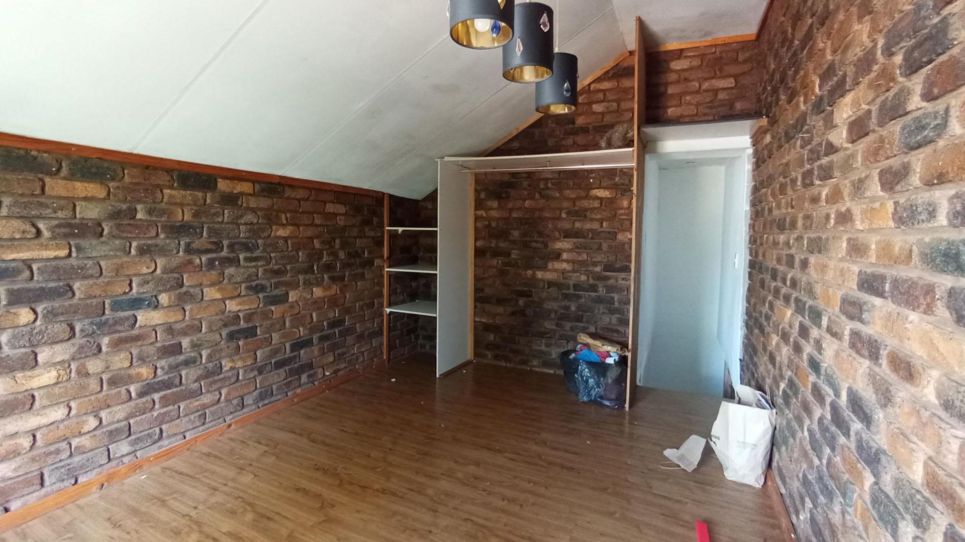 Store Room - 17 square meters of property in Dorandia