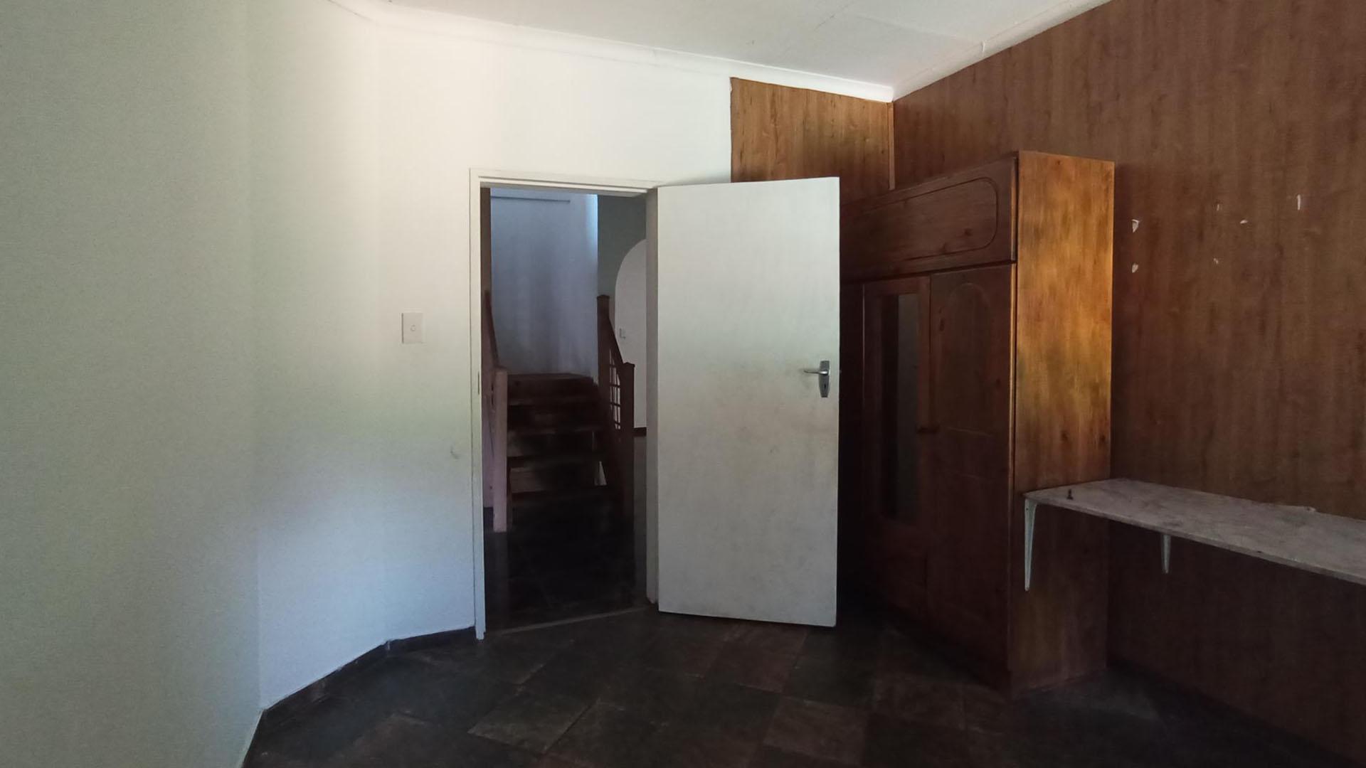 Bed Room 2 - 12 square meters of property in Dorandia