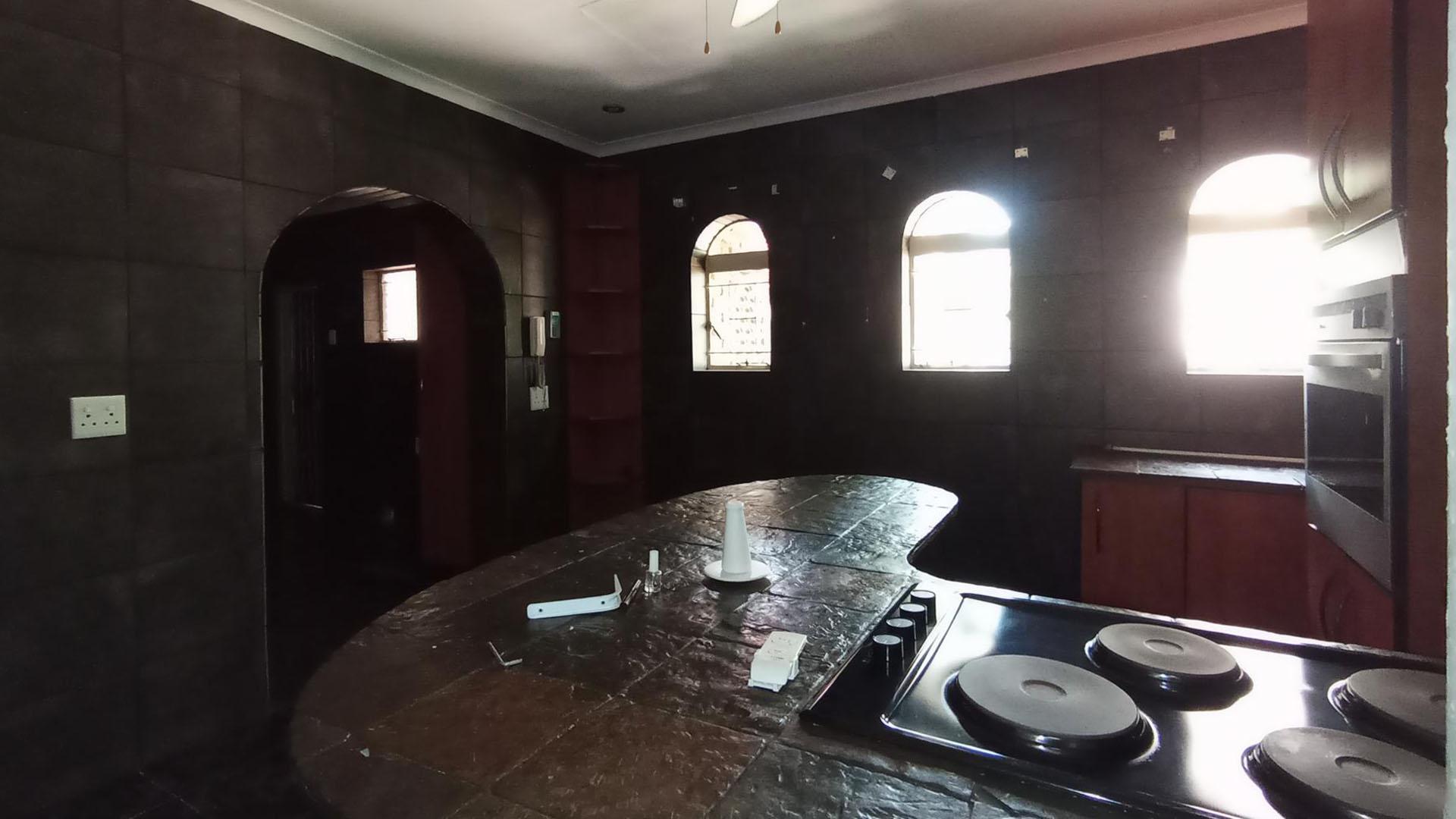 Kitchen - 19 square meters of property in Dorandia
