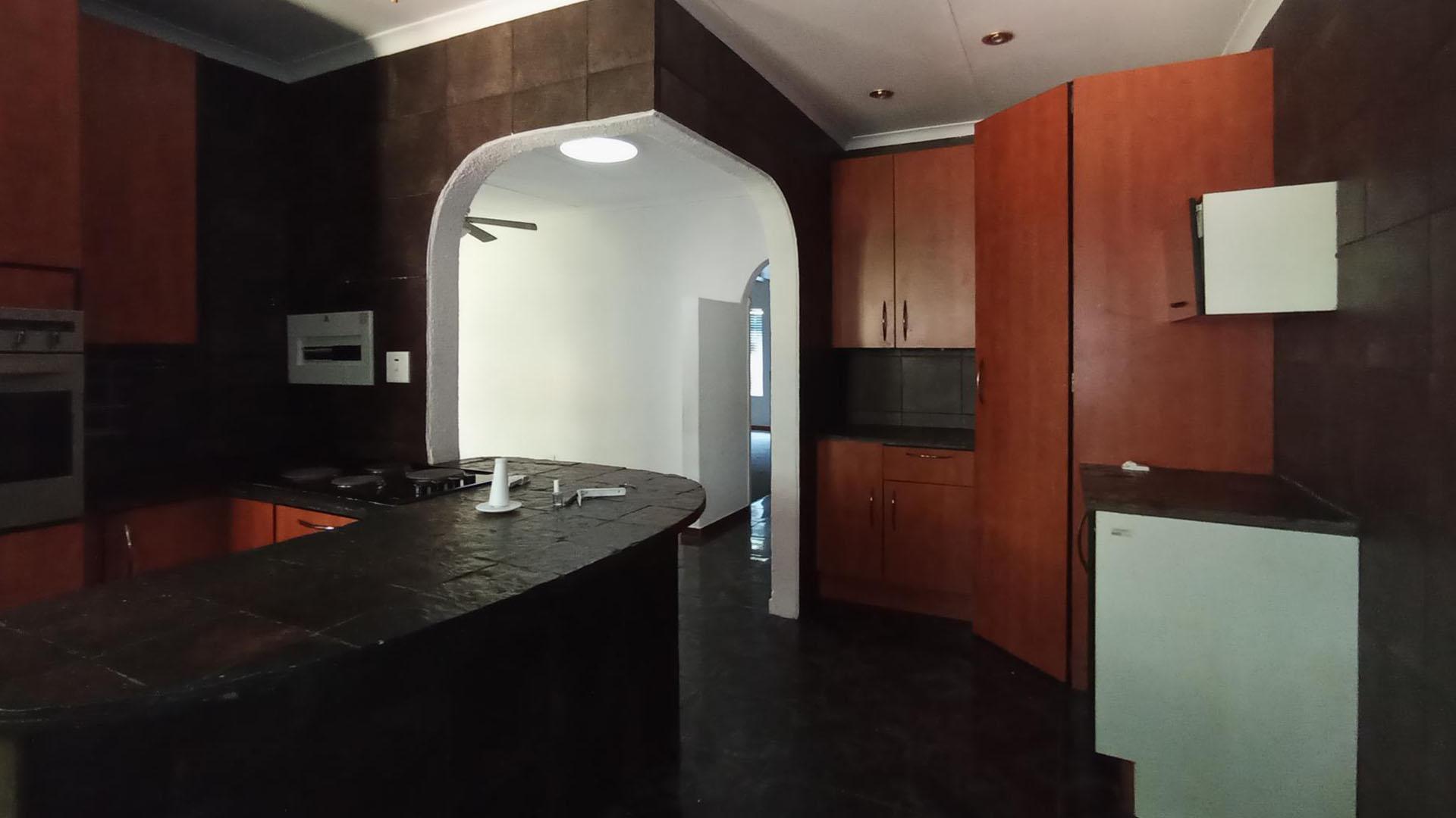 Kitchen - 19 square meters of property in Dorandia