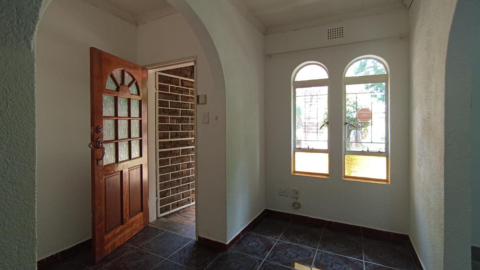 Spaces - 22 square meters of property in Dorandia