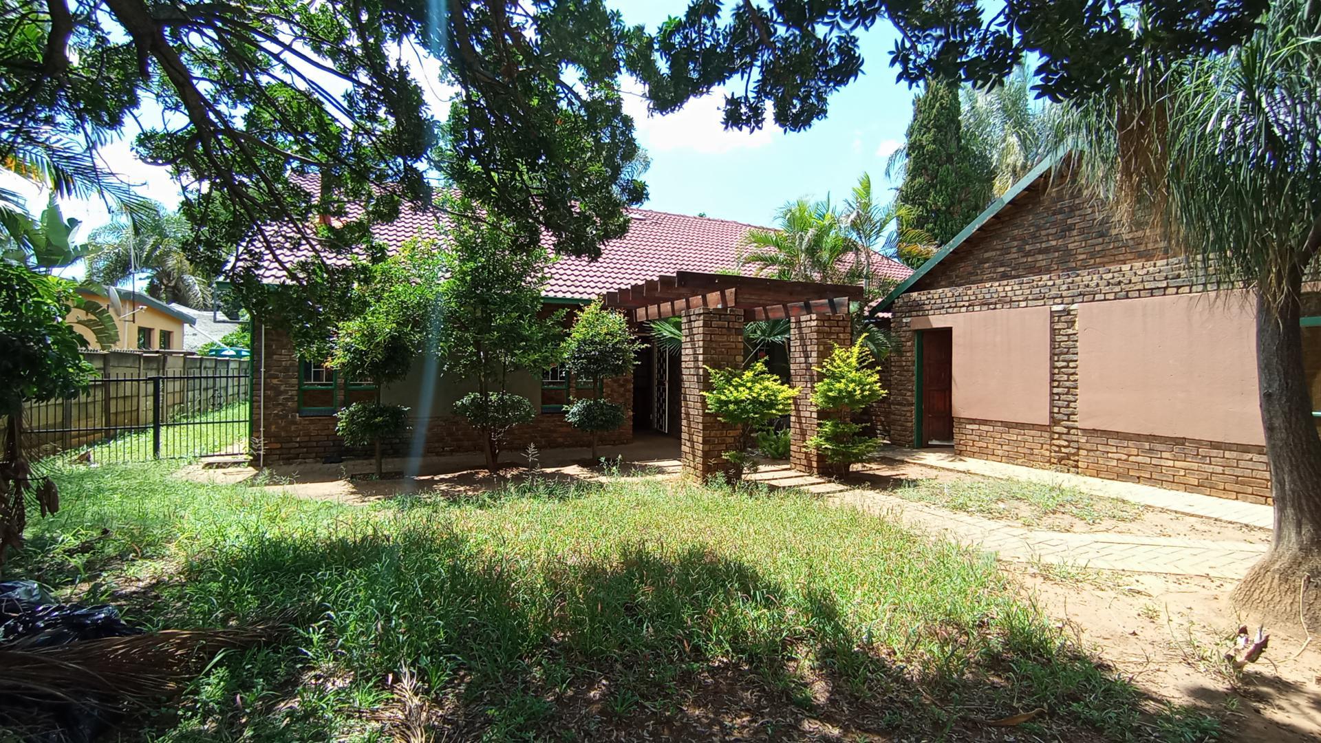 Front View of property in Dorandia