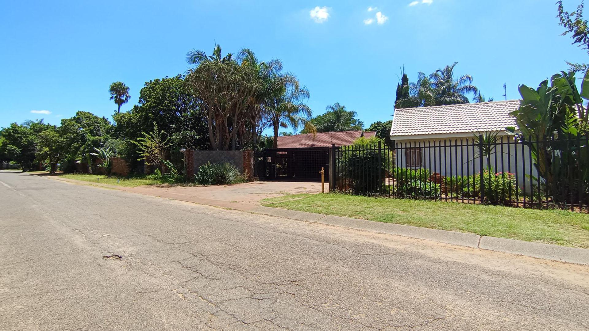 Front View of property in Dorandia