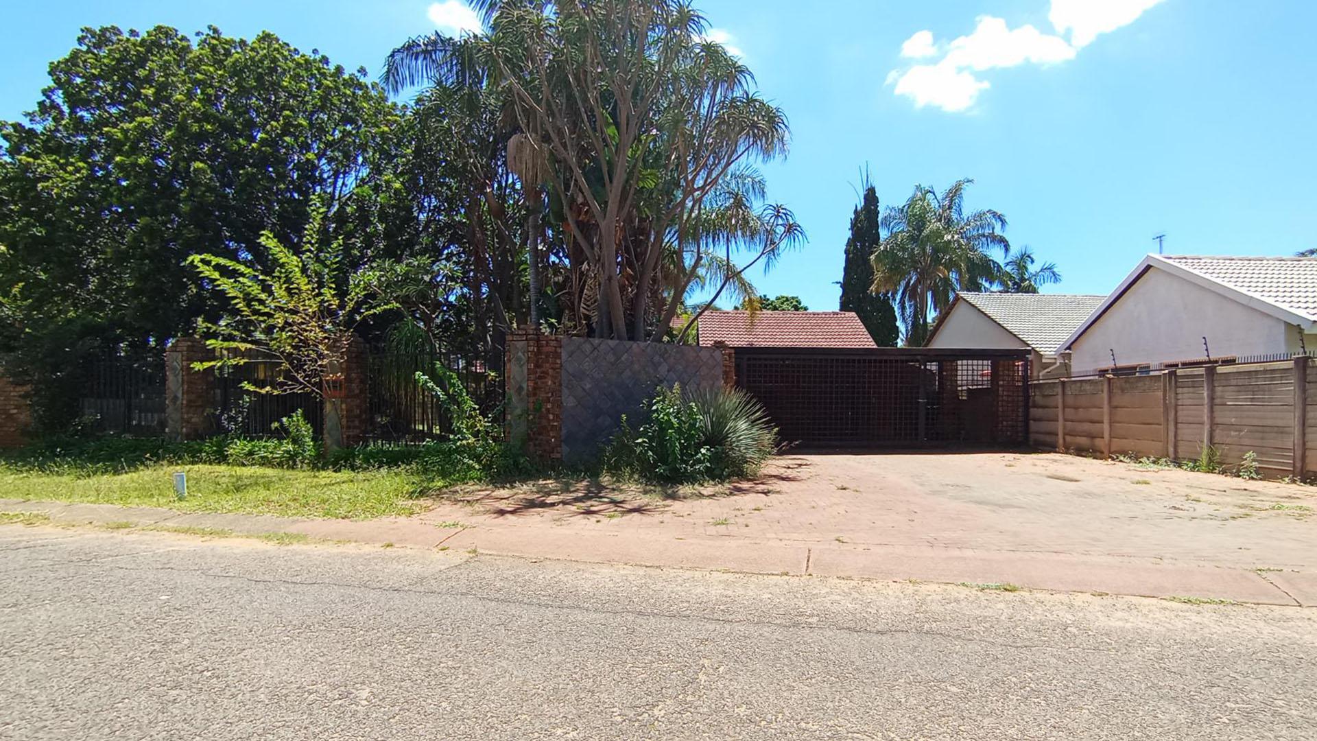 Front View of property in Dorandia