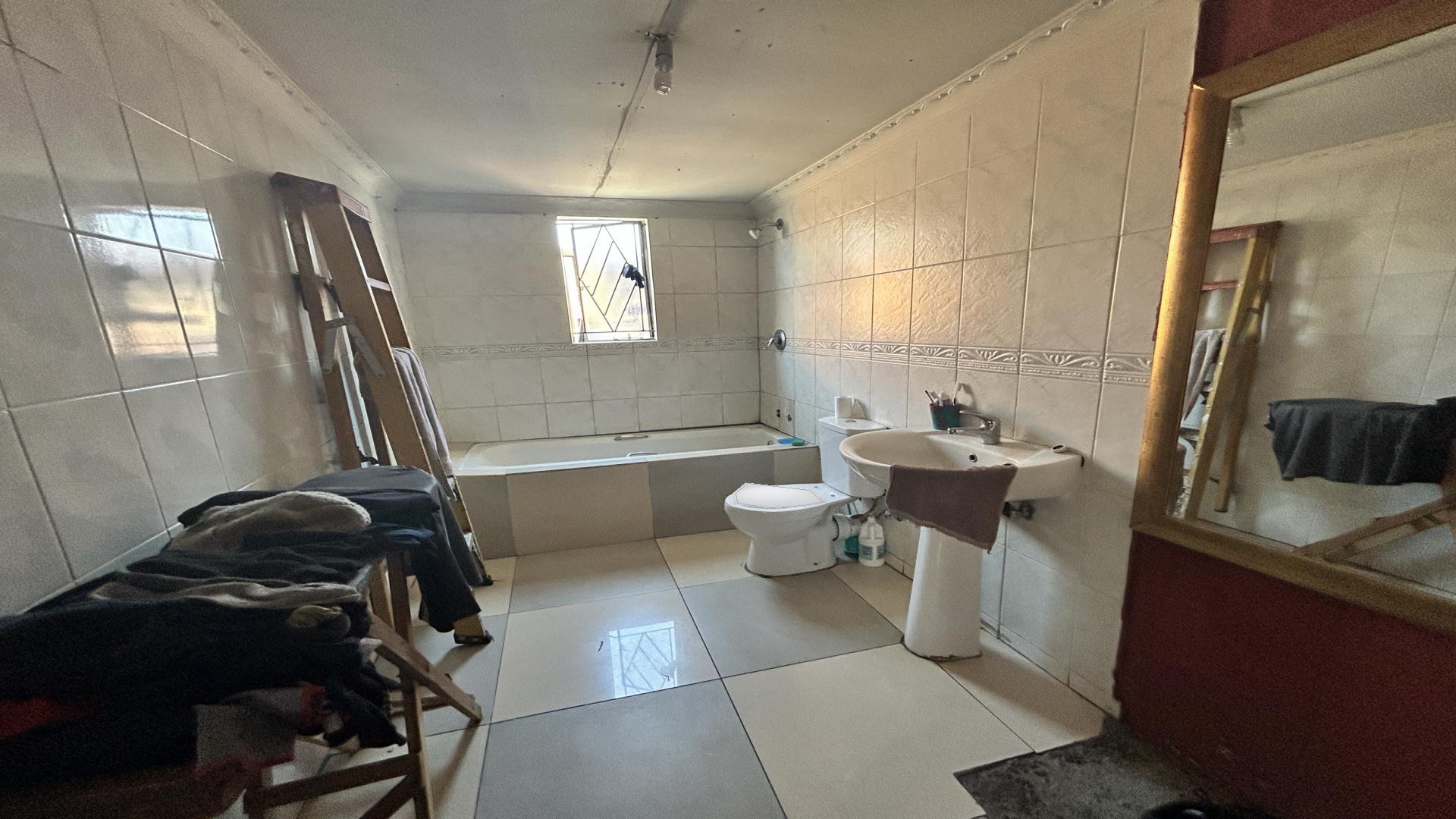 Bathroom 1 of property in Birch Acres