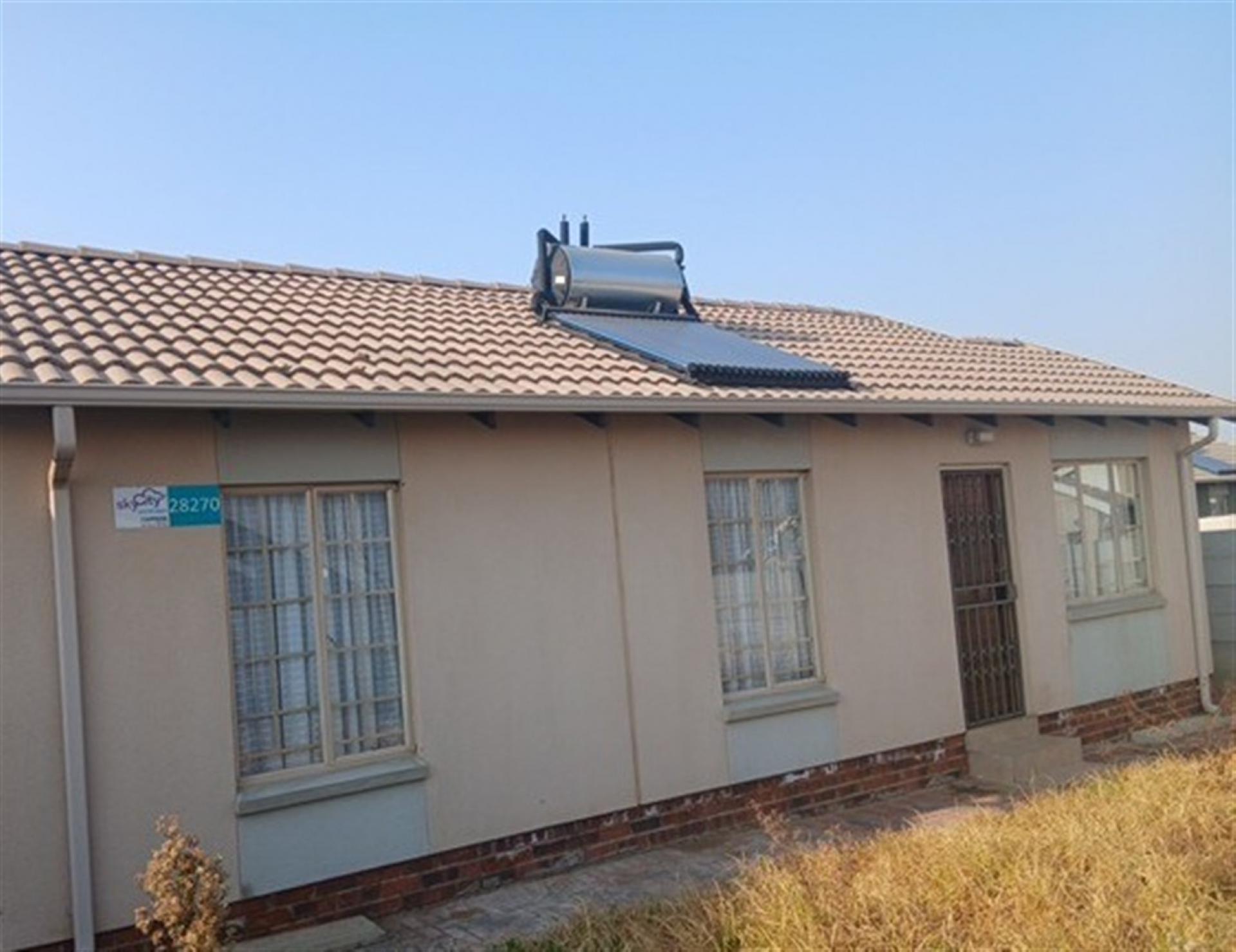 Front View of property in Palm Ridge