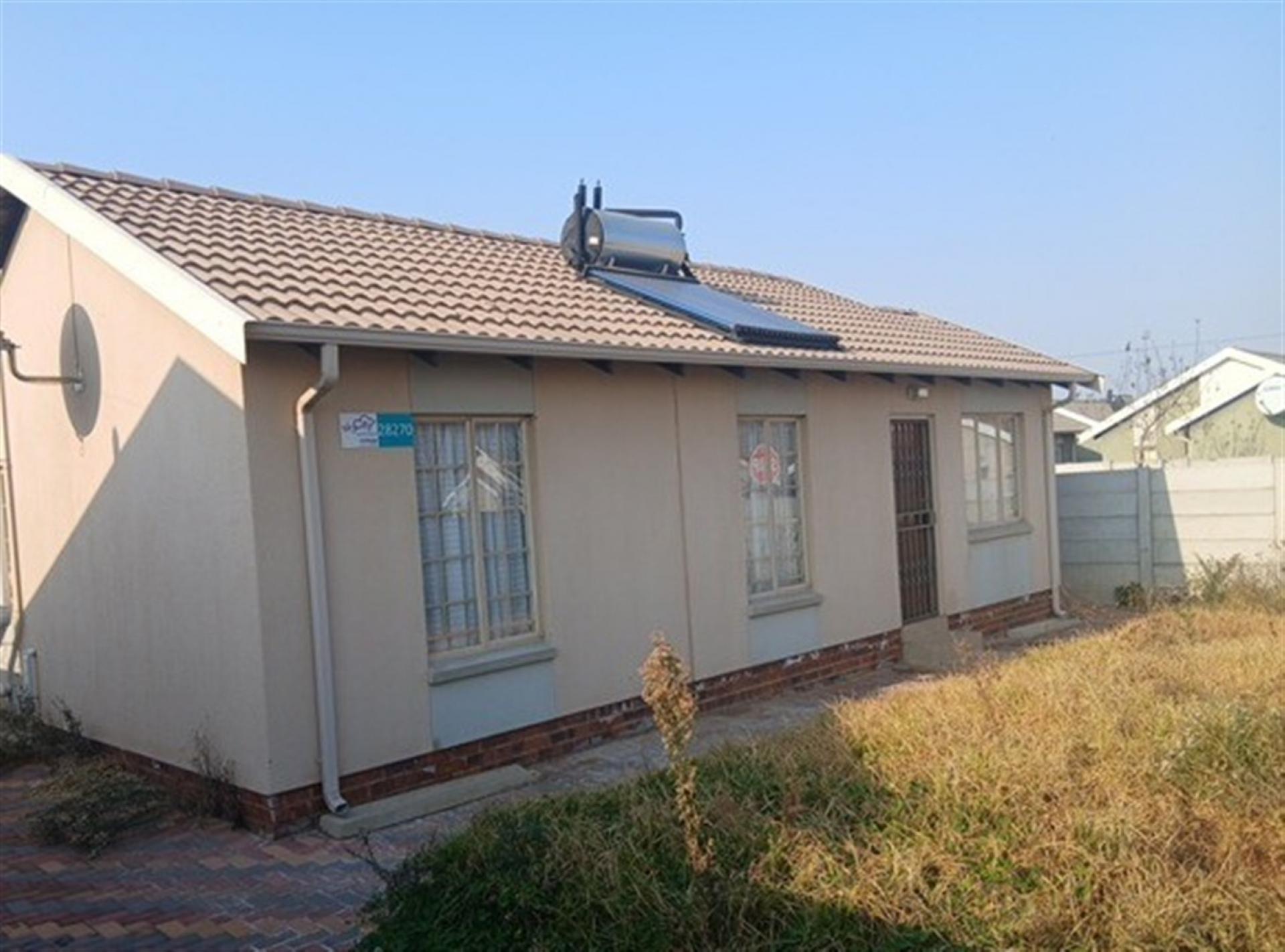 Front View of property in Palm Ridge