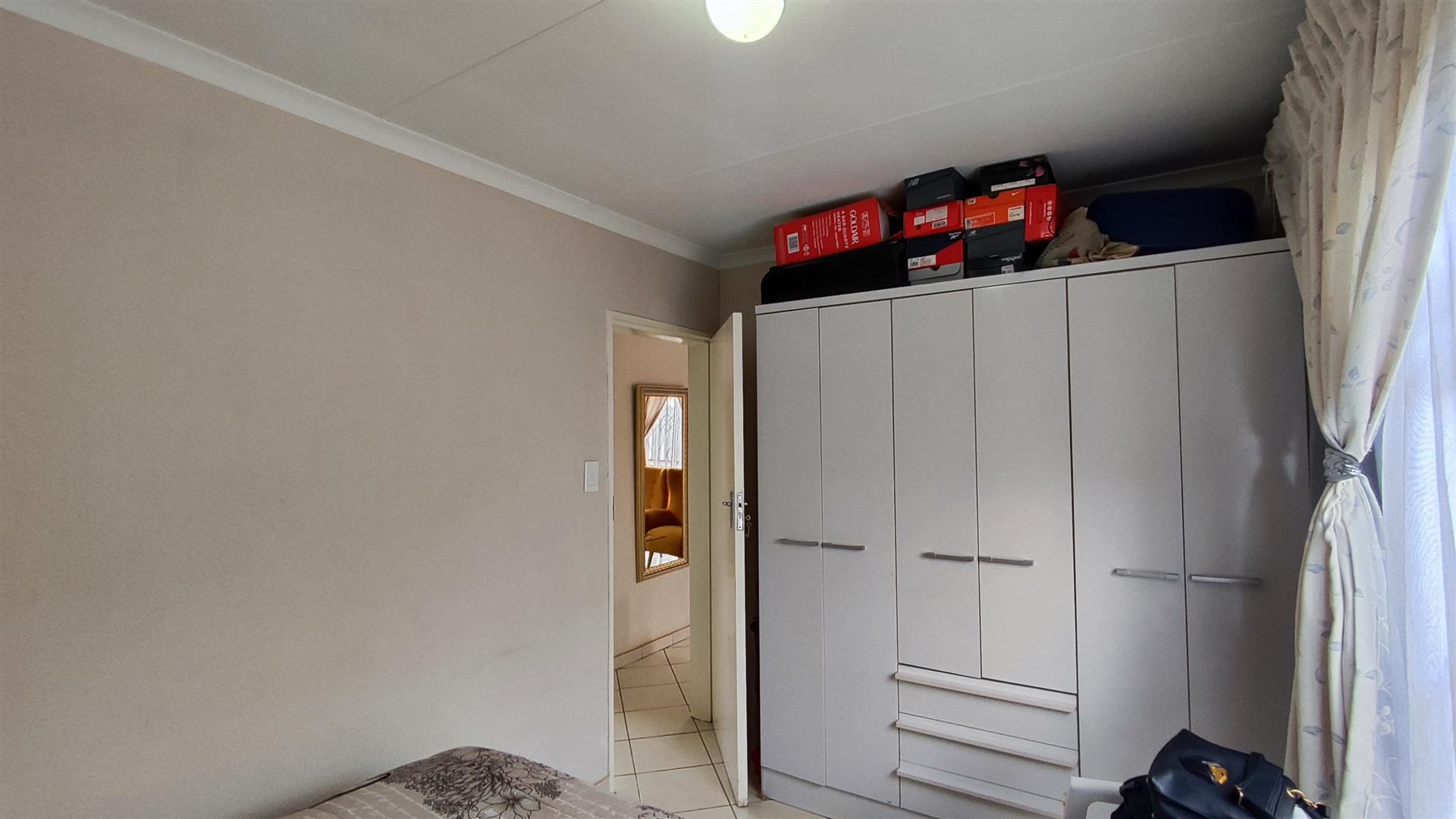 Bed Room 2 - 10 square meters of property in Alliance