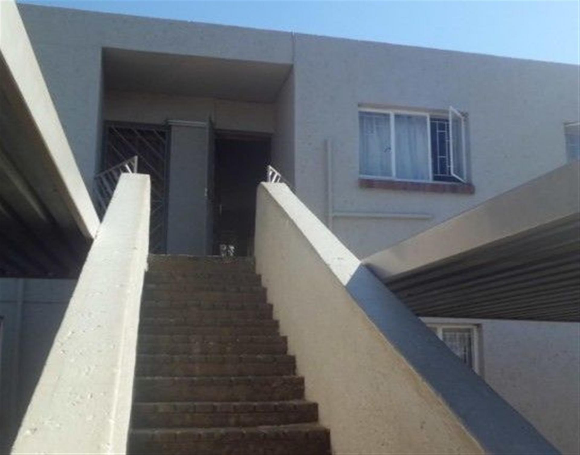 Front View of property in Uitsig