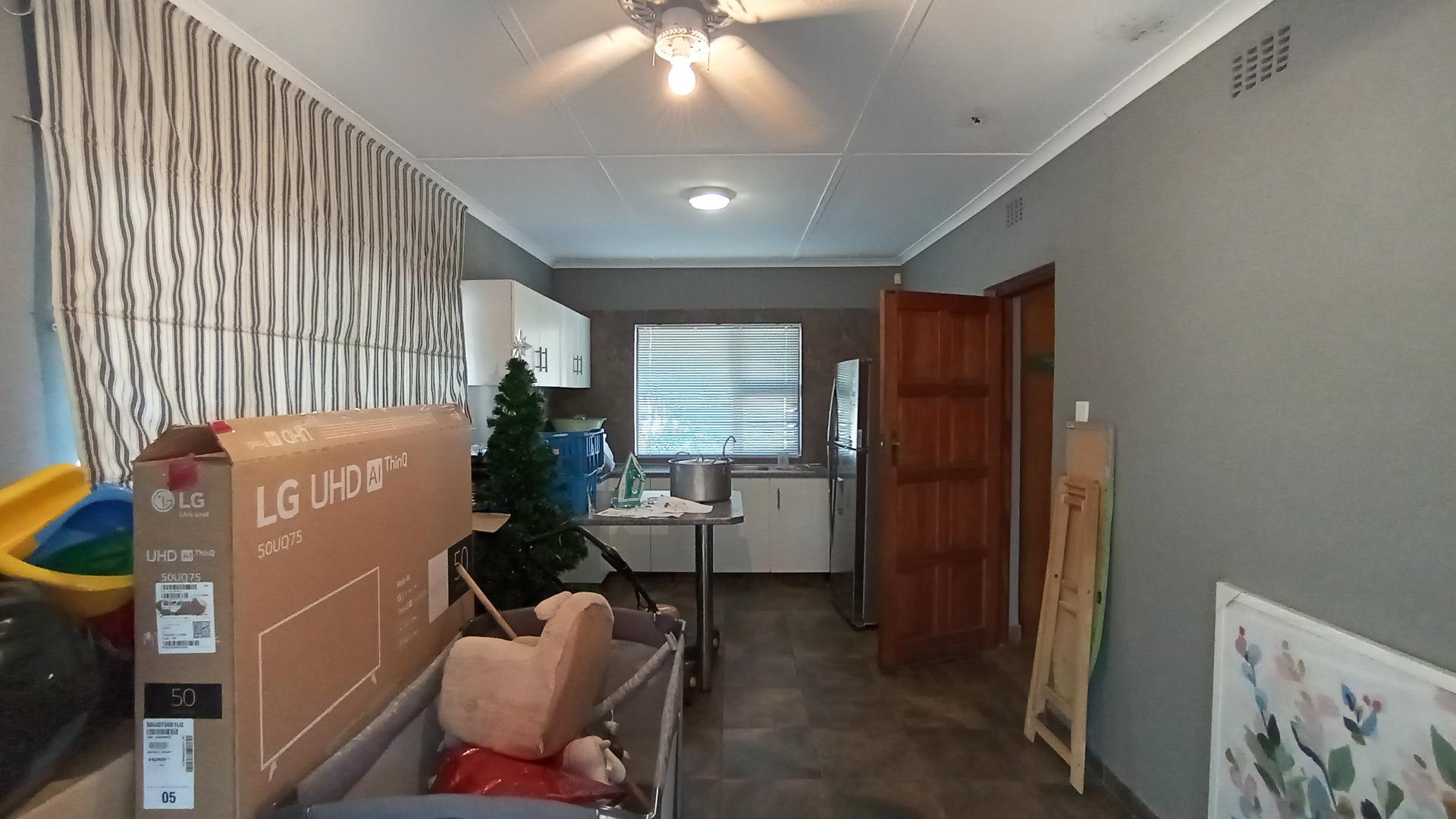 Flatlet - 31 square meters of property in Meer En See