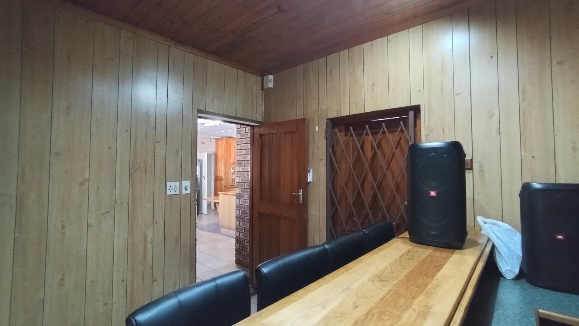 Entertainment - 32 square meters of property in Meer En See