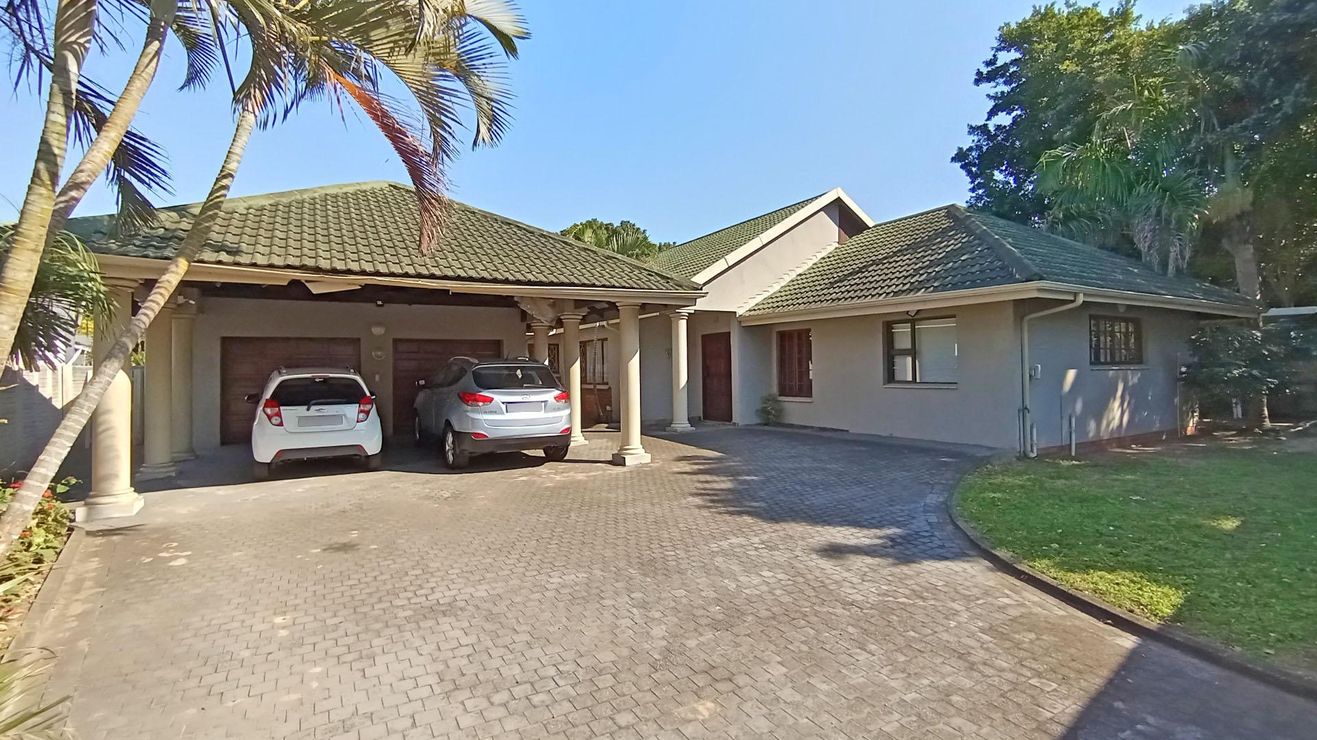 Front View of property in Meer En See