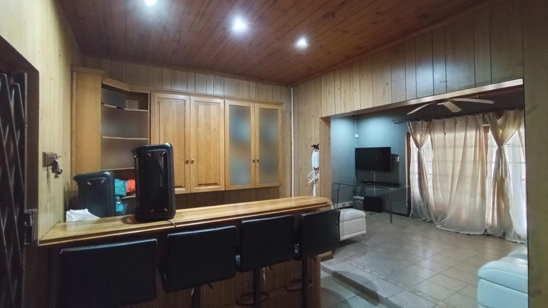 Entertainment - 32 square meters of property in Meer En See