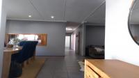 Dining Room of property in Meer En See