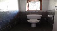 Bathroom 2 of property in Meer En See