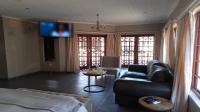 Main Bedroom of property in Meer En See