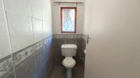 Bathroom 1 - 7 square meters of property in Meer En See