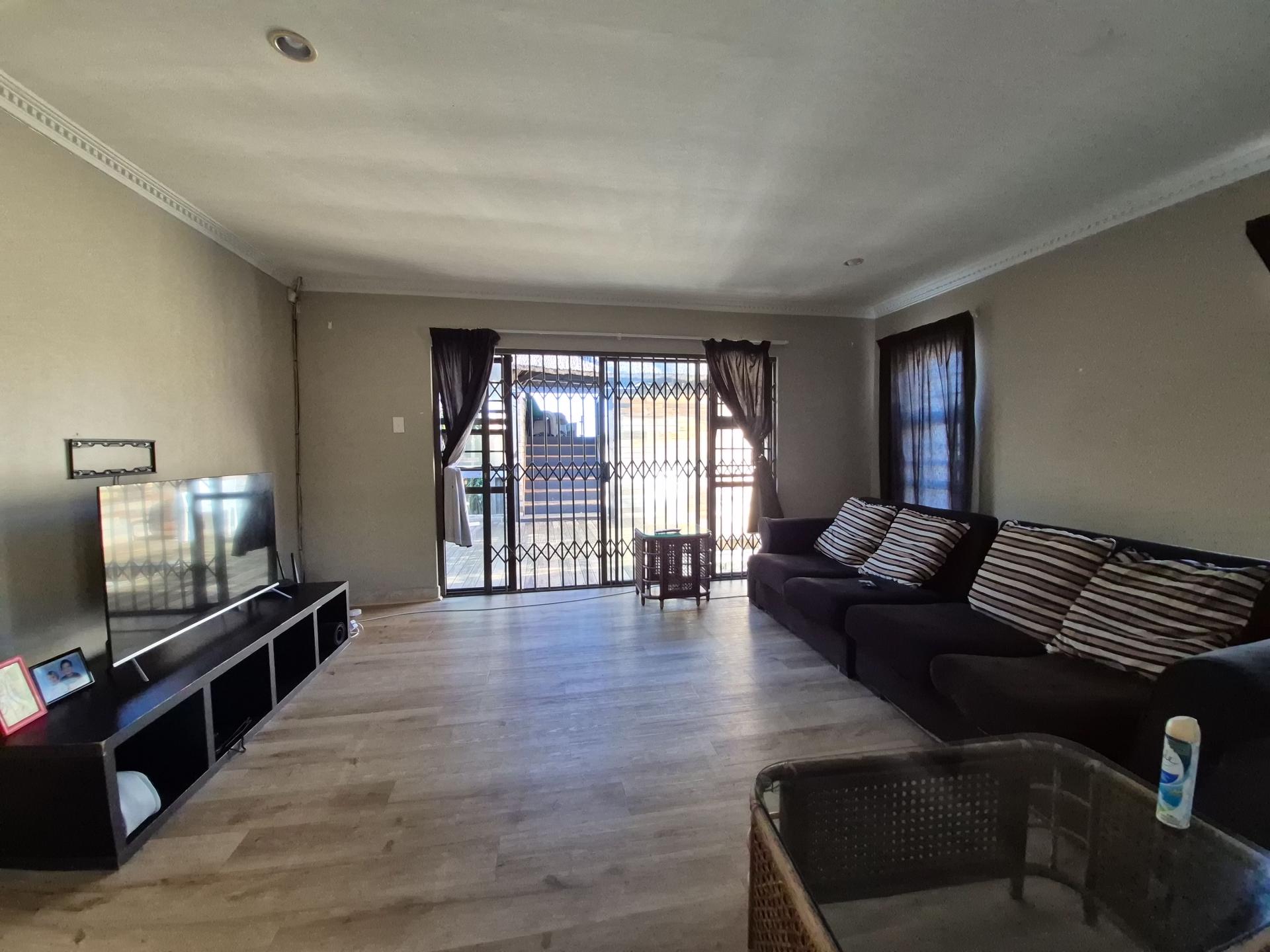 Lounges of property in Gonubie