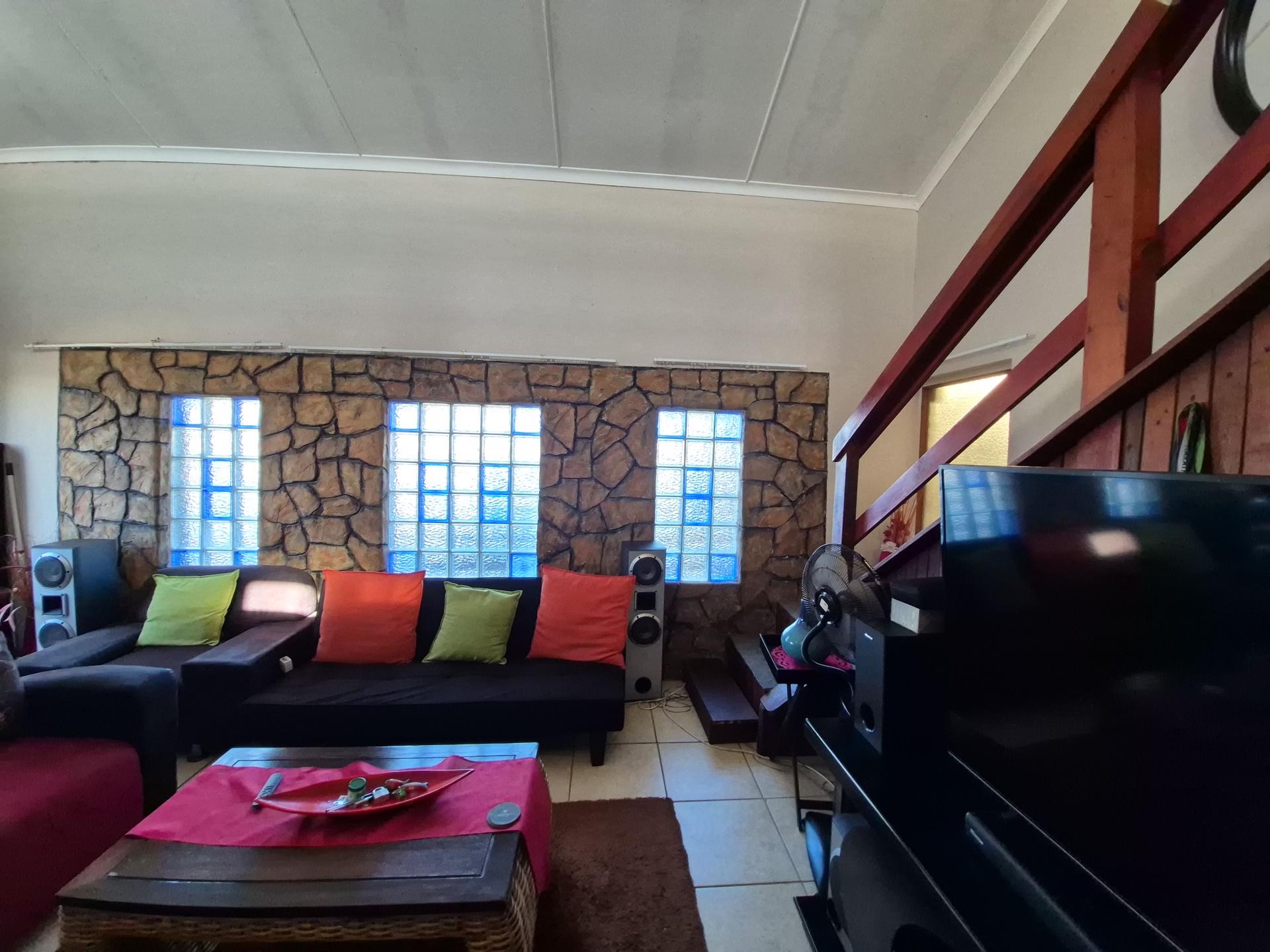 TV Room of property in Gonubie