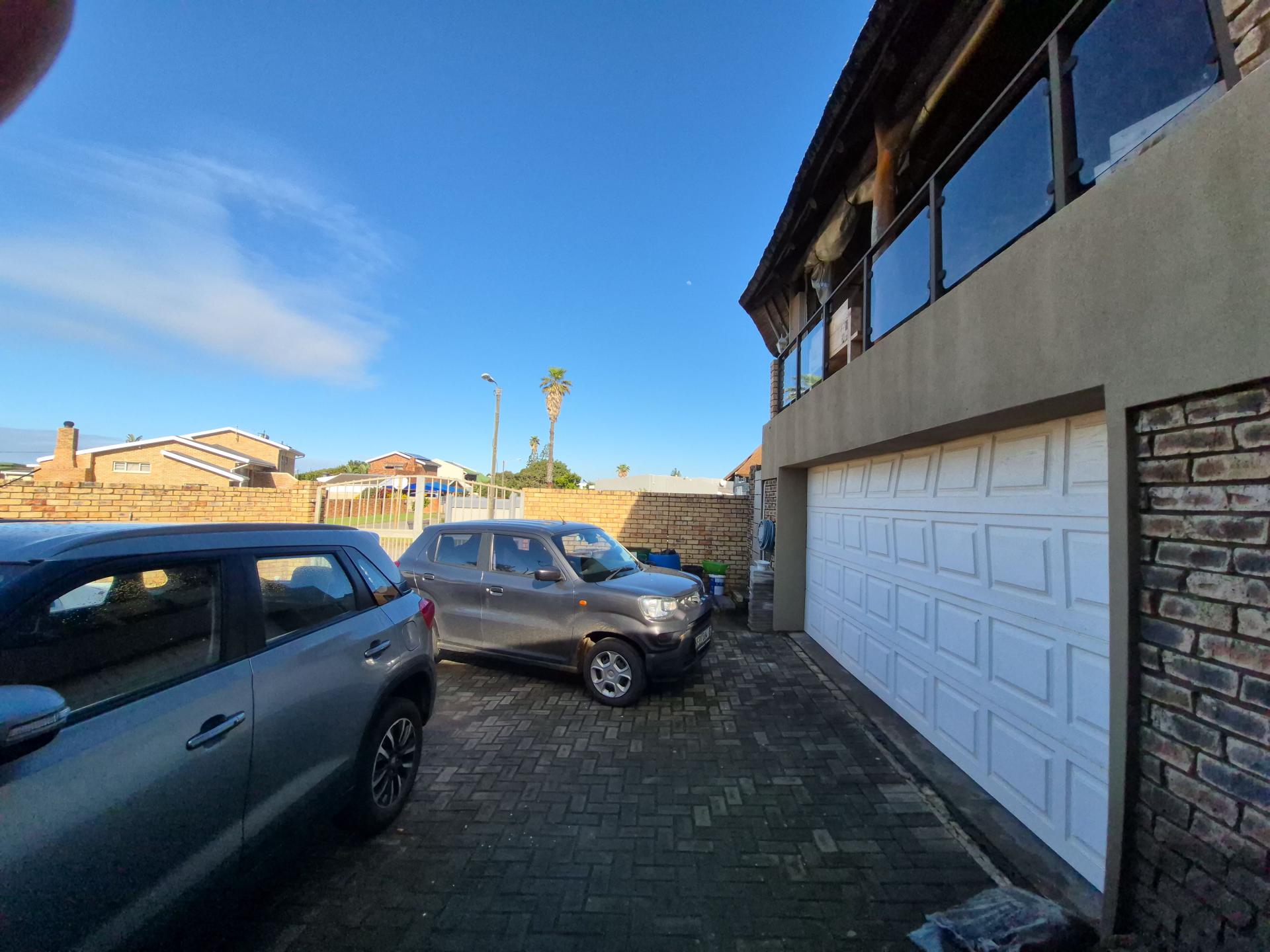 Front View of property in Gonubie