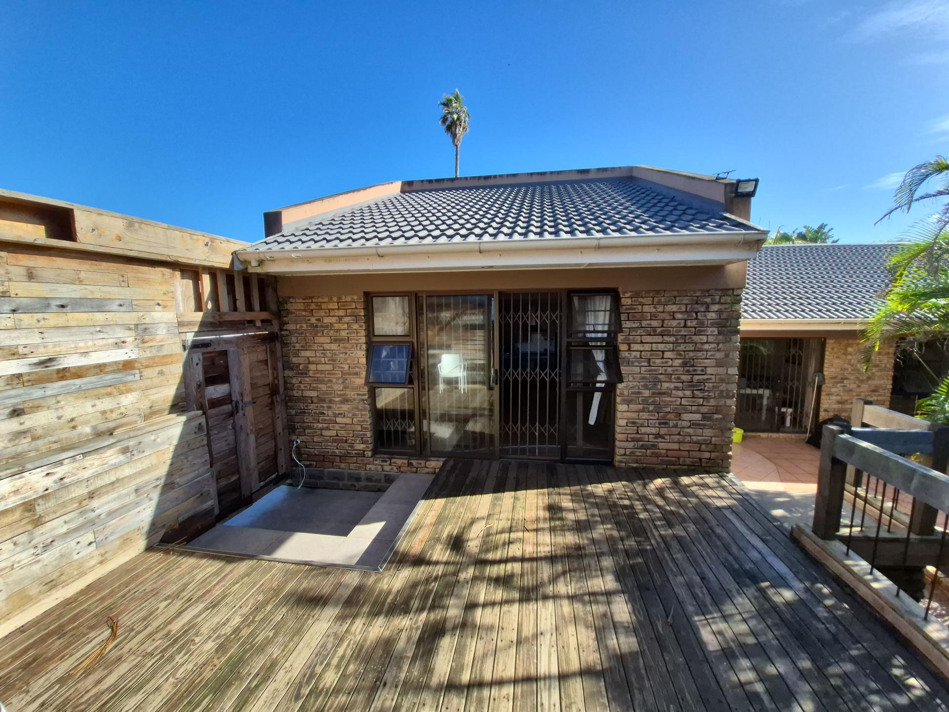 Balcony of property in Gonubie