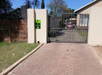 Front View of property in Illiondale