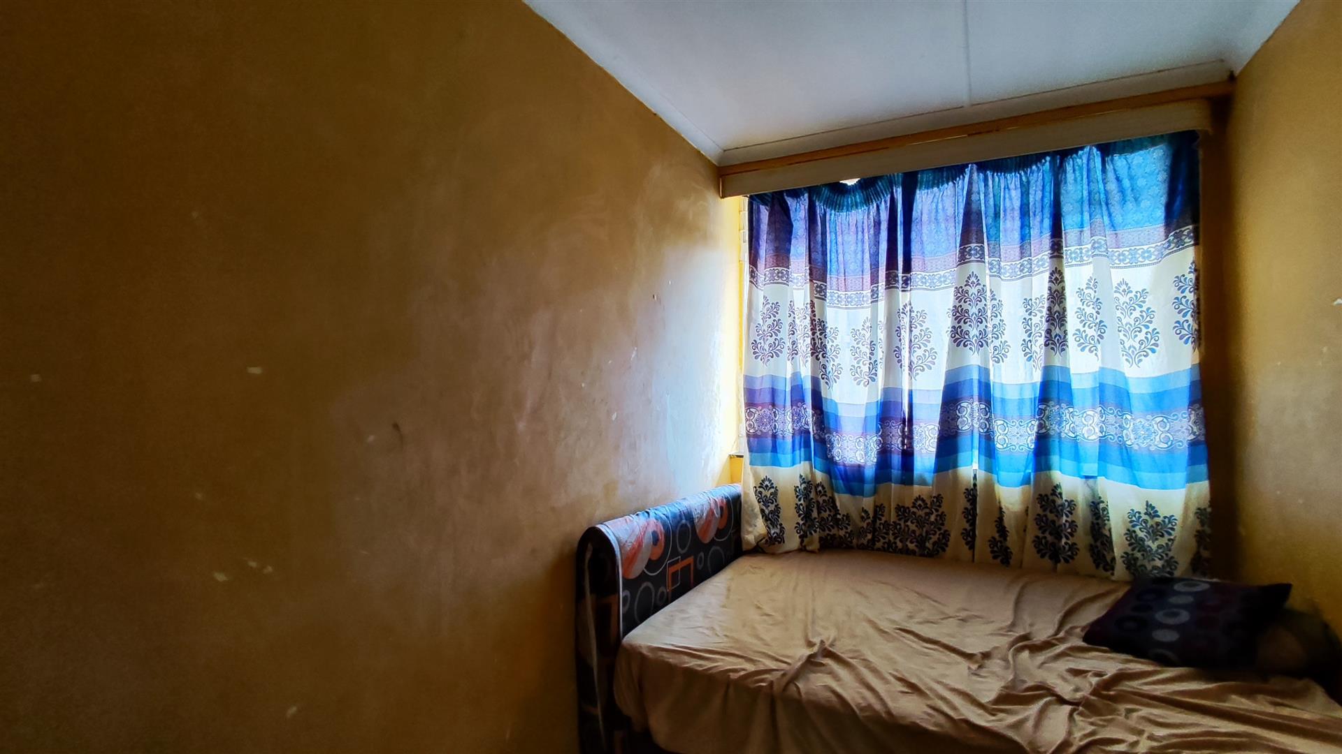 Bed Room 1 - 9 square meters of property in Vereeniging