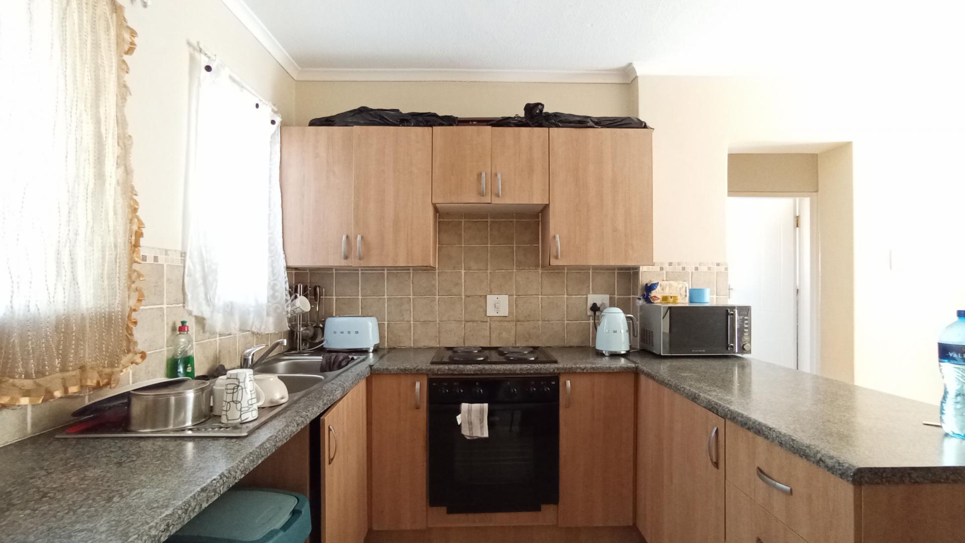 Kitchen - 7 square meters of property in Meredale