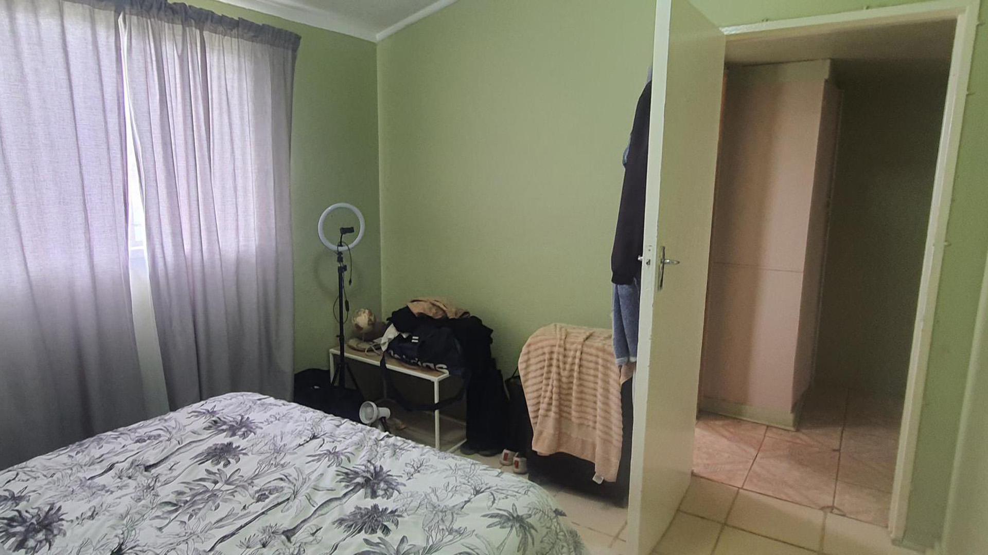 Bed Room 1 of property in Potchefstroom