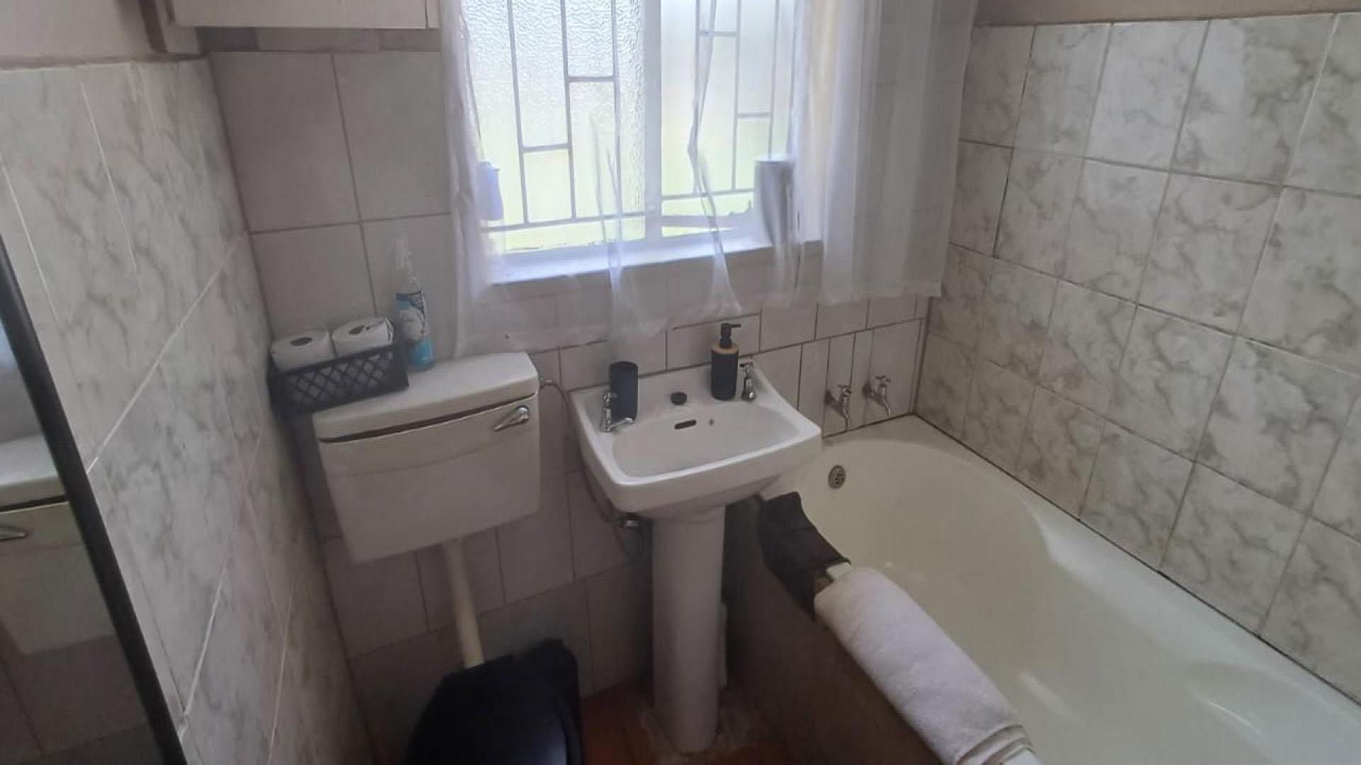 Bathroom 2 of property in Potchefstroom