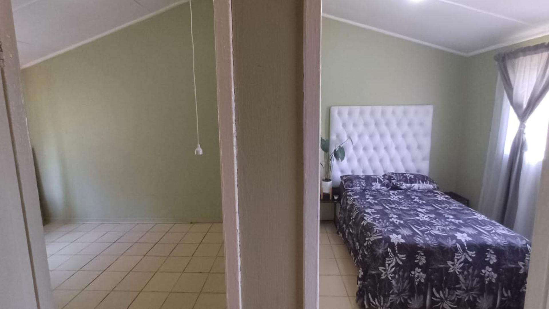 Bed Room 1 of property in Potchefstroom