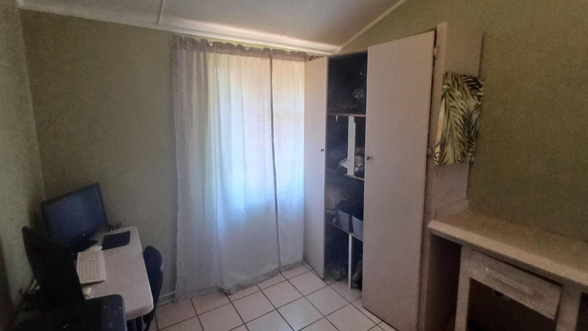 Bed Room 3 of property in Potchefstroom
