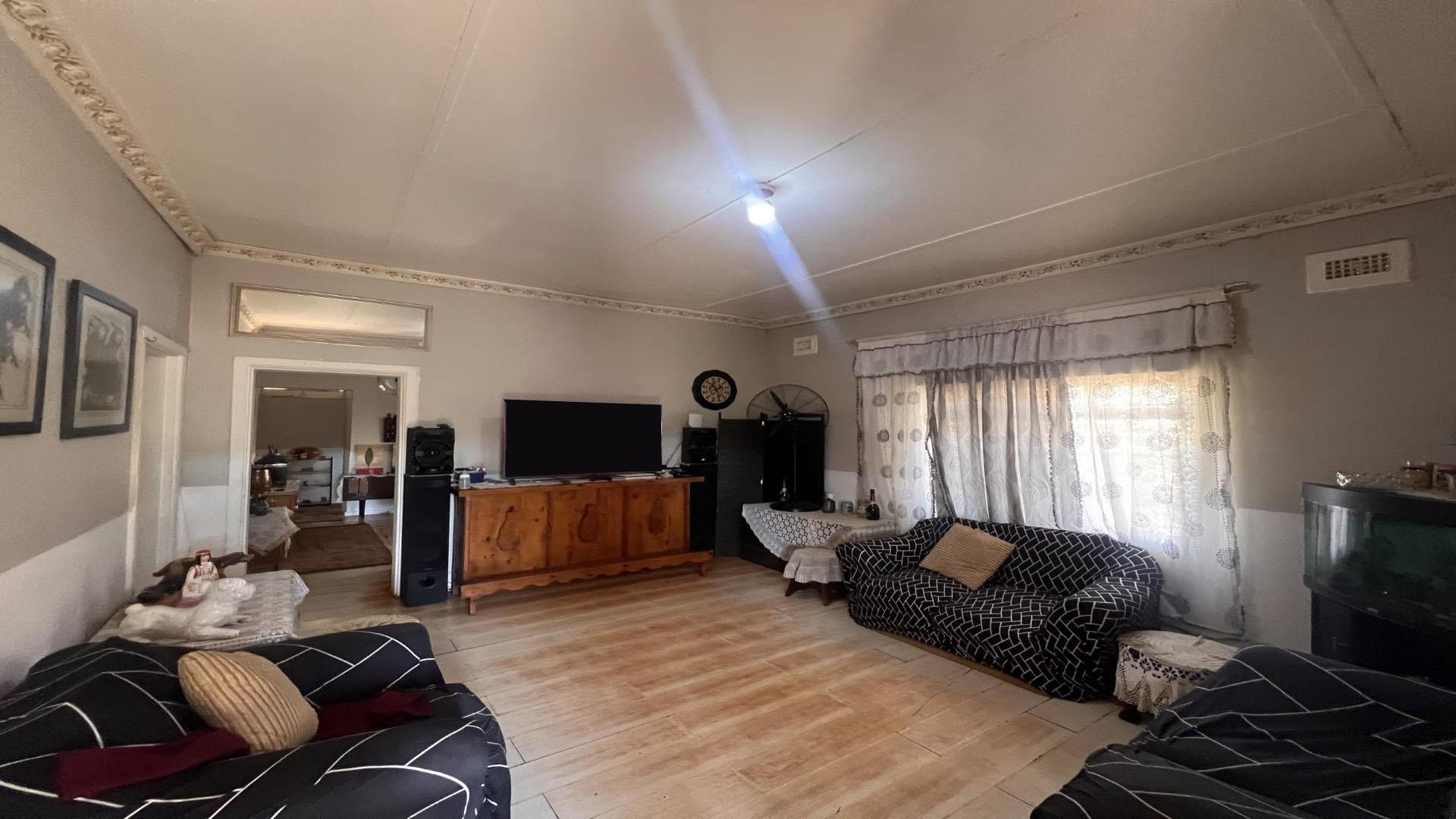 Lounges of property in Blackridge