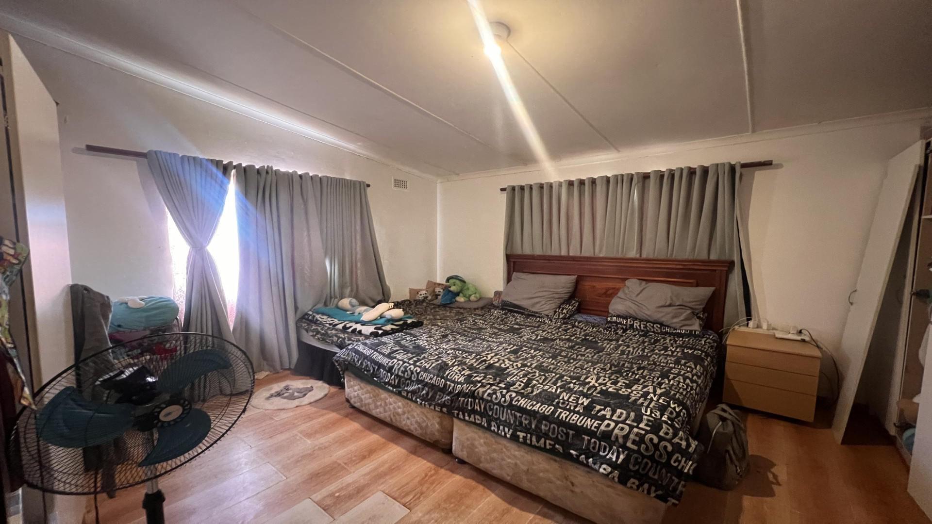 Bed Room 3 - 23 square meters of property in Blackridge