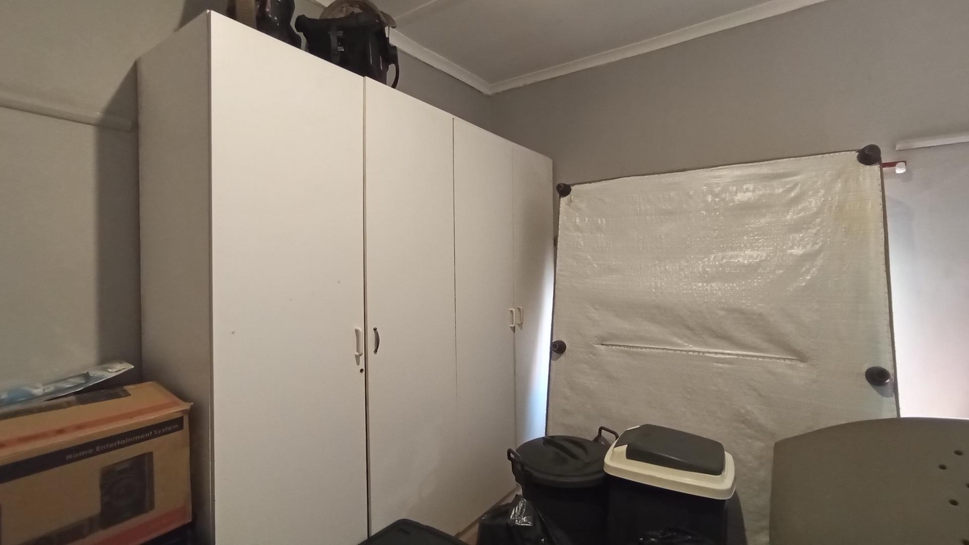 Bed Room 2 - 19 square meters of property in Blackridge