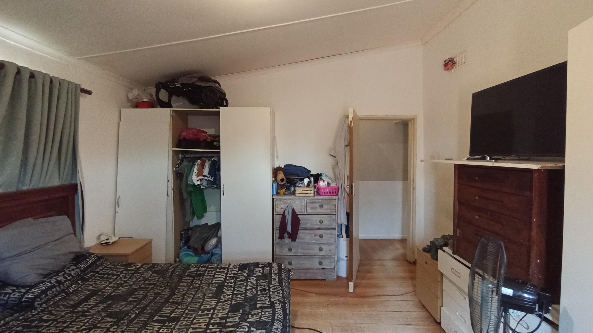 Bed Room 3 - 23 square meters of property in Blackridge