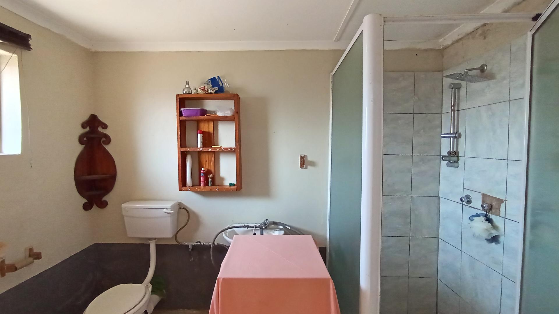 Bathroom 1 - 16 square meters of property in Blackridge