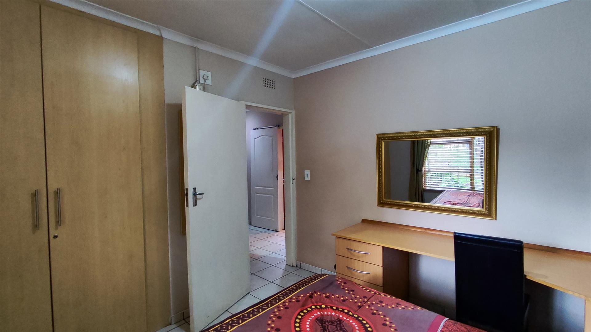 Bed Room 3 of property in Van Riebeeckpark