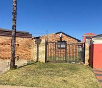 Front View of property in Dobsonville