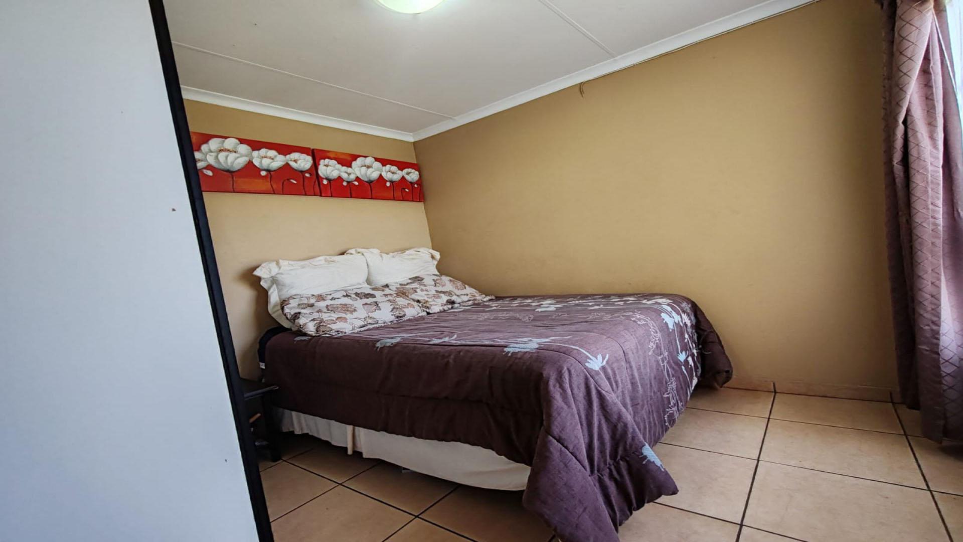 Bed Room 2 of property in Crystal Park