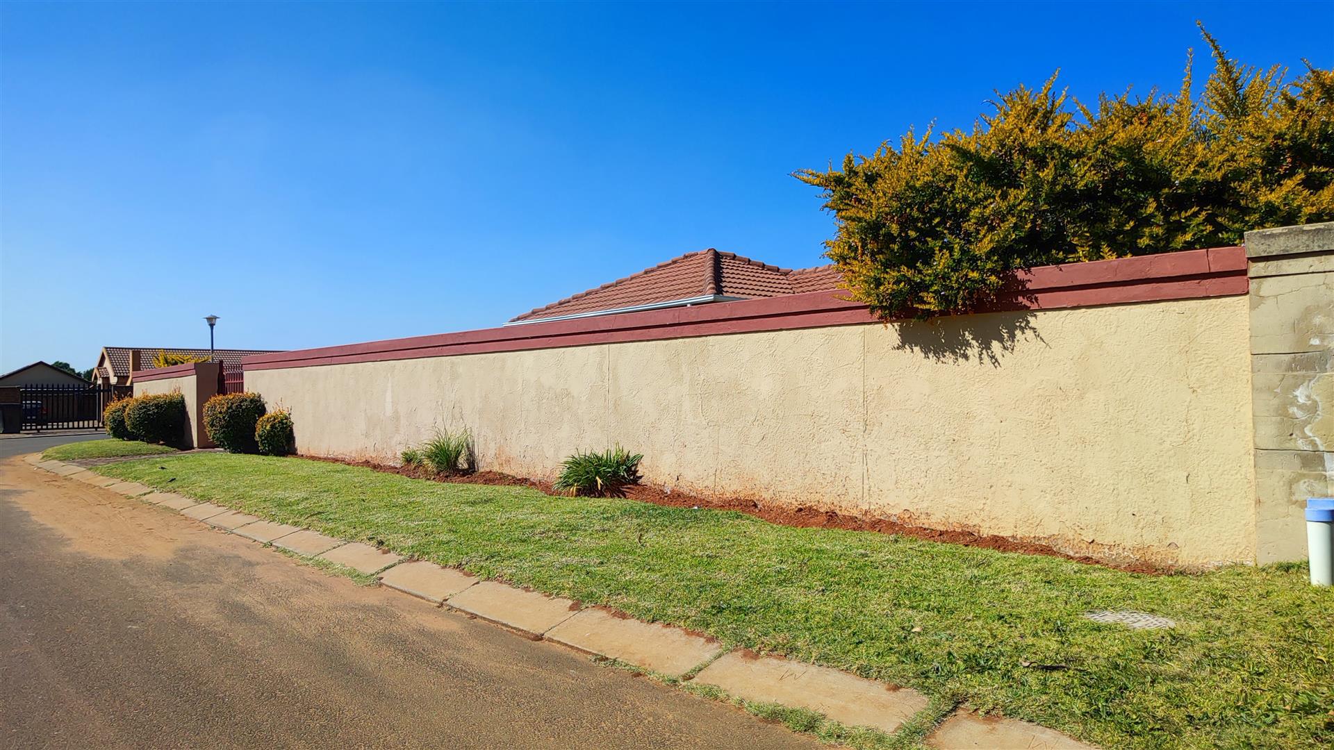 Front View of property in Crystal Park