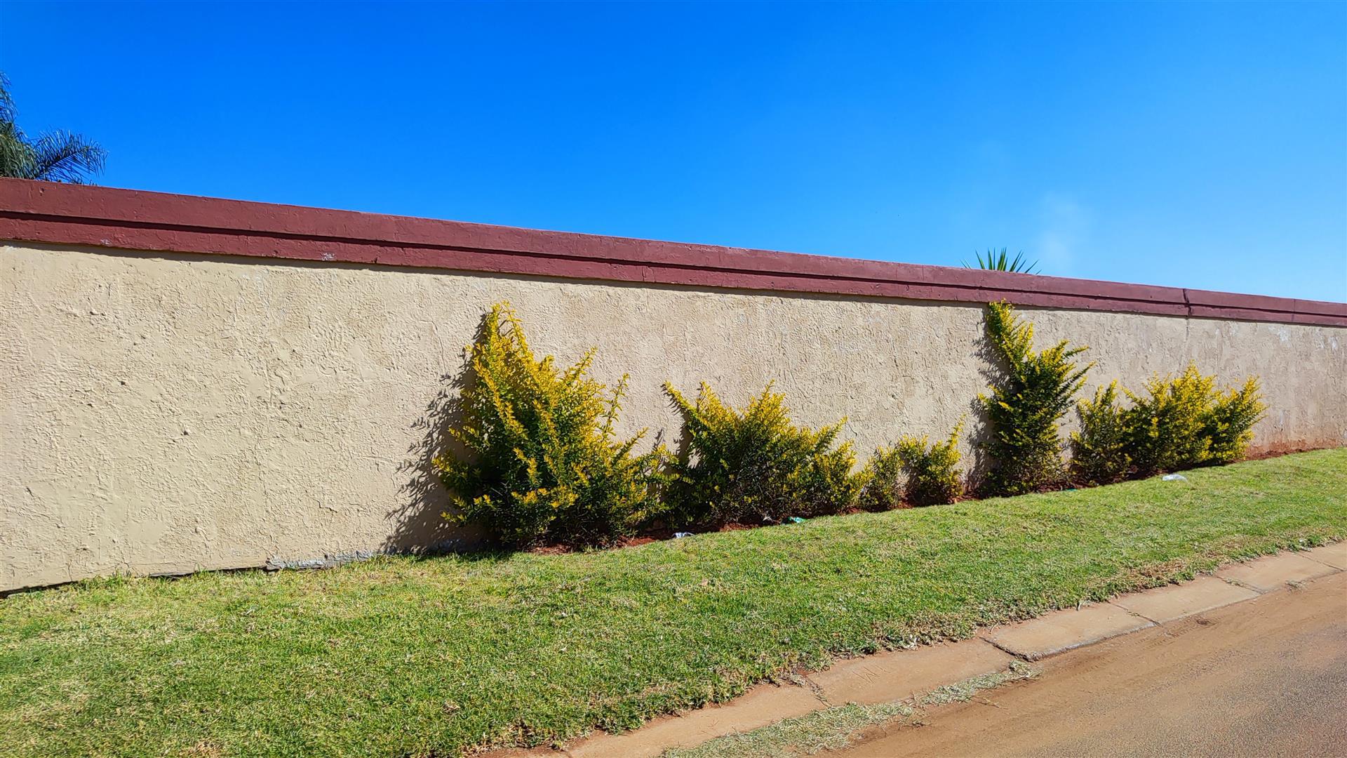 Front View of property in Crystal Park