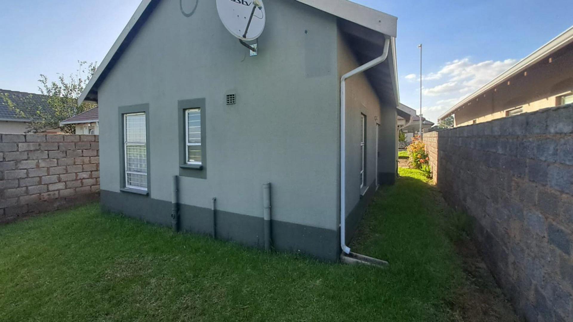 Backyard of property in Salfin