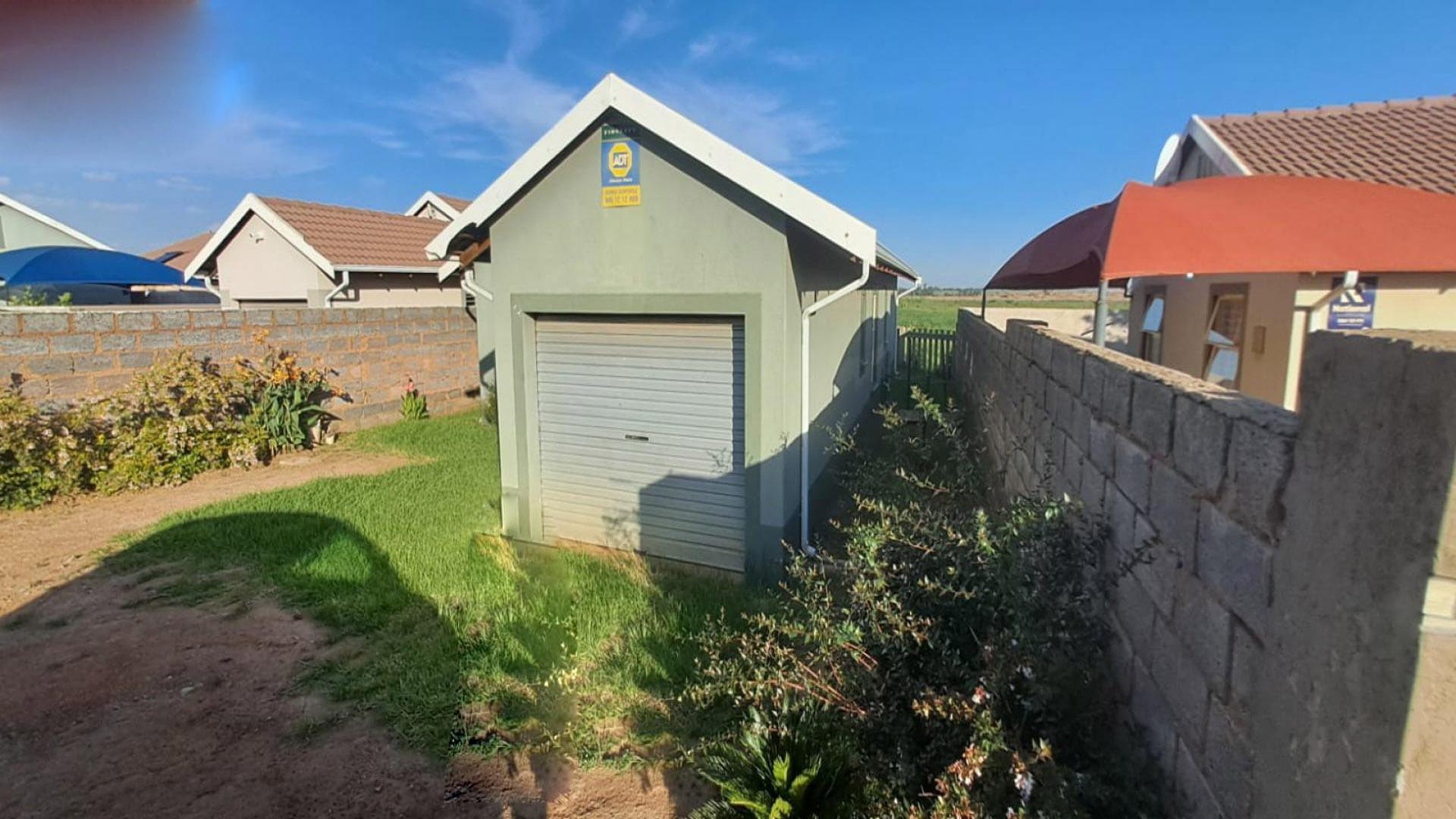 Front View of property in Salfin