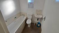 Main Bathroom - 4 square meters of property in Salfin