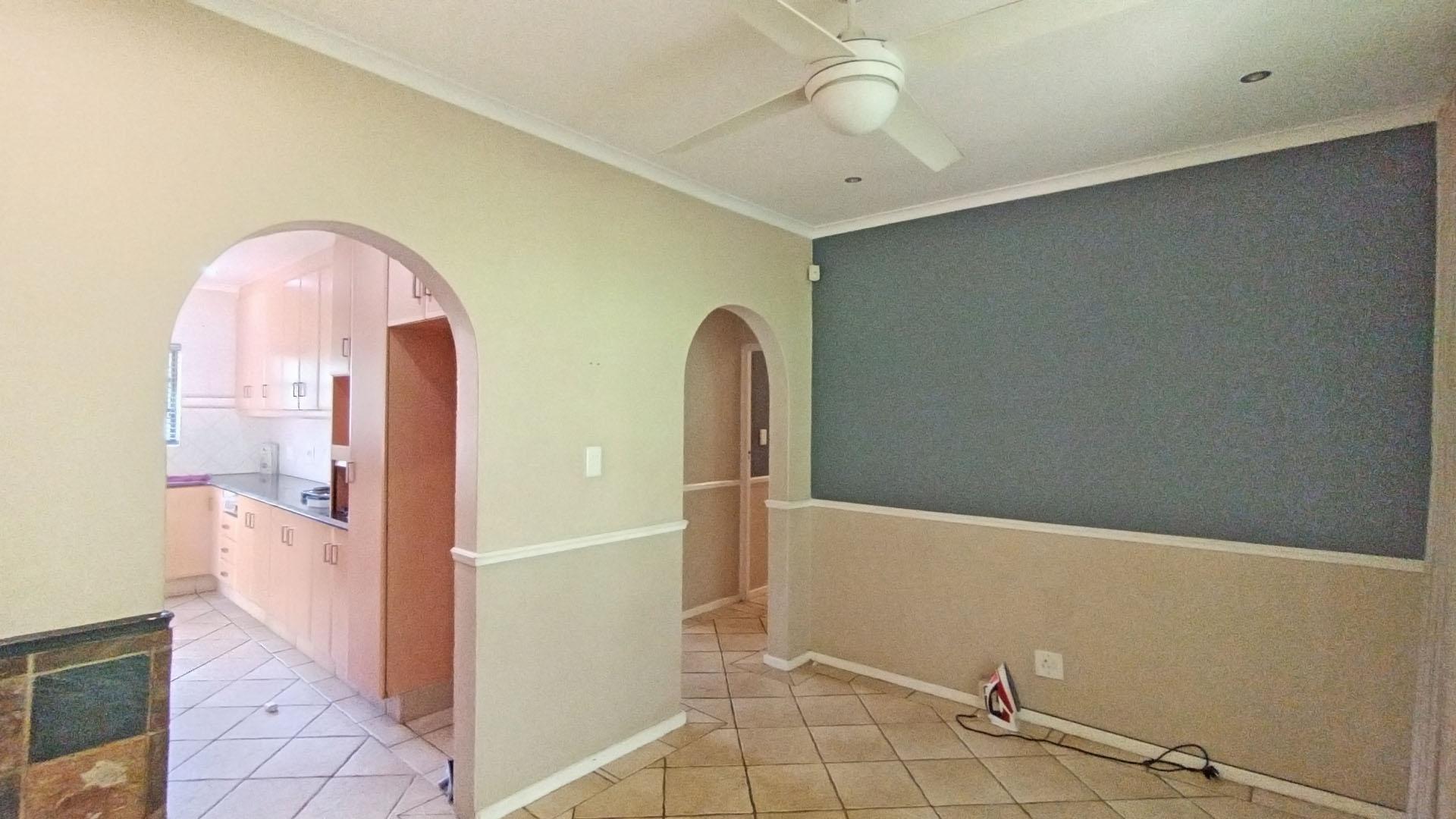 Dining Room - 15 square meters of property in Glen Hills