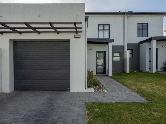 3 Bedroom Duplex for Sale For Sale in Zonnendal - MR663289