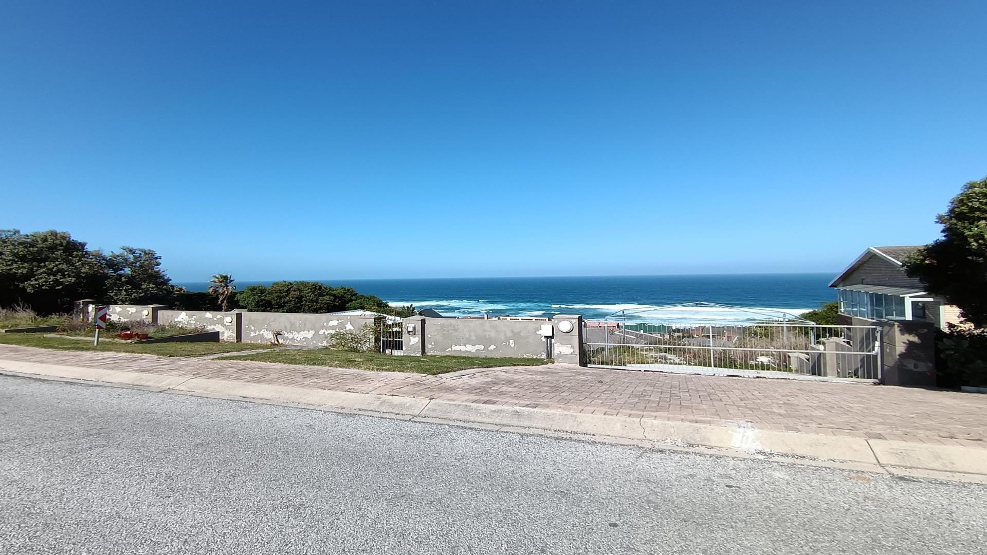 Front View of property in Beachview