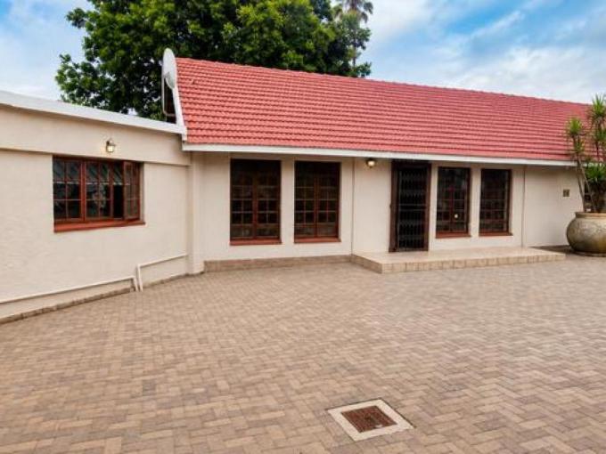 6 Bedroom House for Sale For Sale in Eldoraigne - MR663431