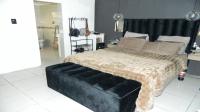Main Bedroom of property in Rocklands
